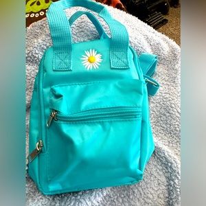 🦋~ NWOT Super Cute Crossbody Bag